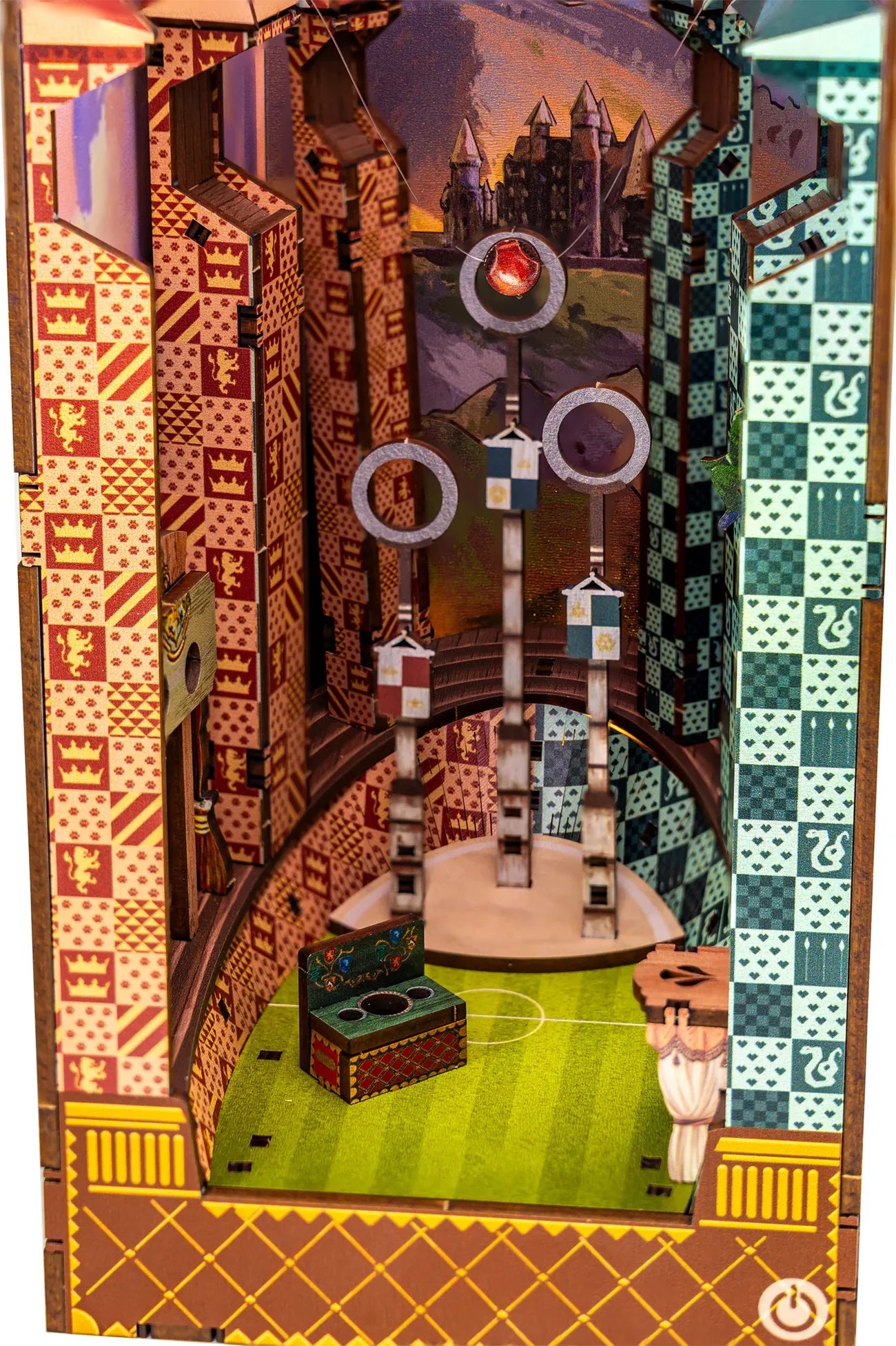 Harry Potter - Tiny Adventures Book Nook - Quidditchfeld
