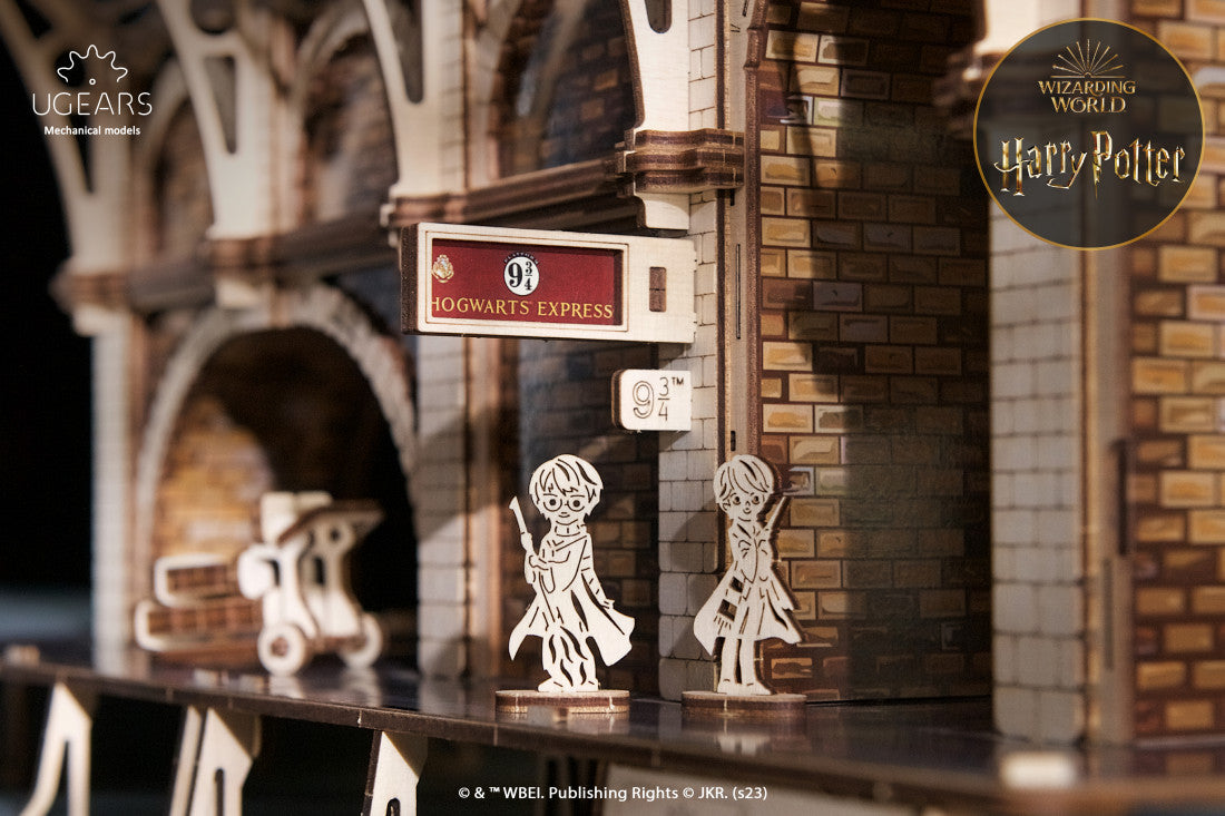 Harry Potter- UGEARS Modellbausatz - Bahnsteig 9 ¾